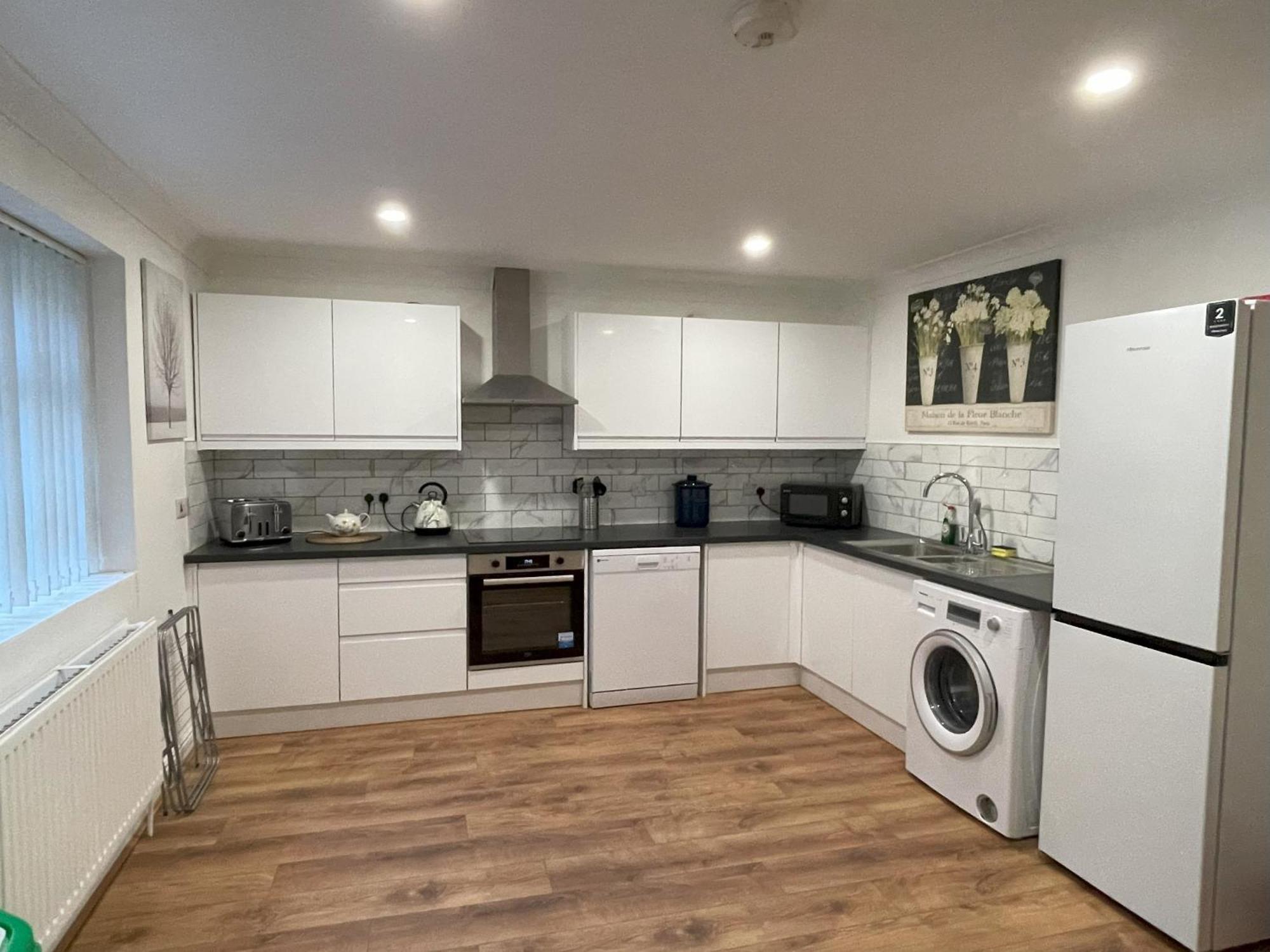 1 Fitzhamon Embankment Apartments Opposite Principality Stadium - Long Stay Offer Cardiff Habitación foto